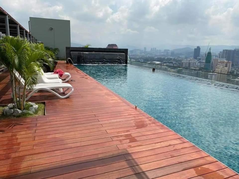 Wonderful Blue City View @Regalia Residence Kuala Lumpur Exterior foto