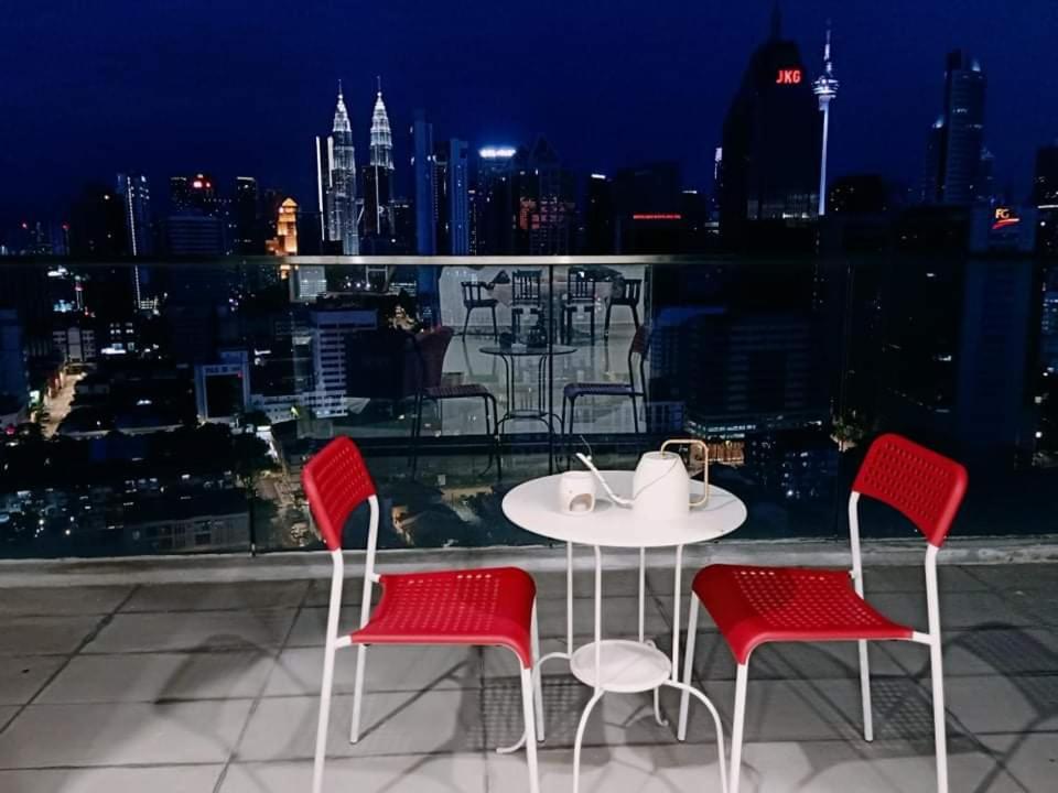 Wonderful Blue City View @Regalia Residence Kuala Lumpur Exterior foto