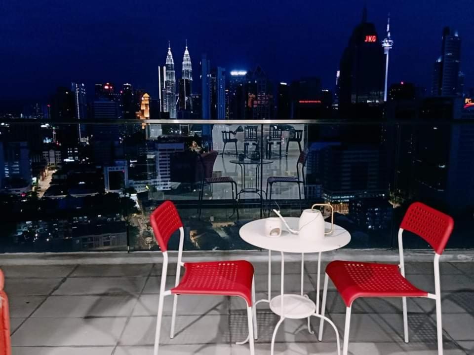 Wonderful Blue City View @Regalia Residence Kuala Lumpur Exterior foto